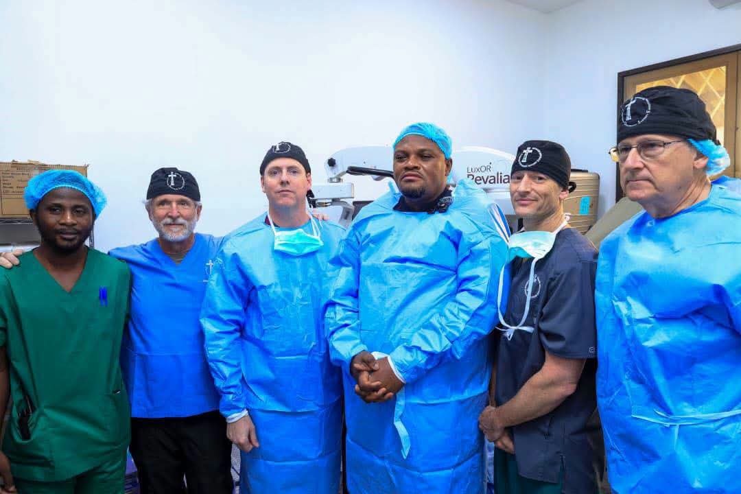 WhatsApp-Image-2026-06-08-at-09.25.43 Kinshasa : le Gouverneur Daniel Bumba visite la Fondation Vision et salue la prise en charge gratuite de près de 500 patients atteints de pathologies oculaires