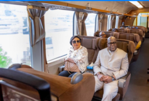 Le Chef de l’Etat Félix Tshisekedi et la Première Dame Denise Nyakeru Tshisekedi dans le train